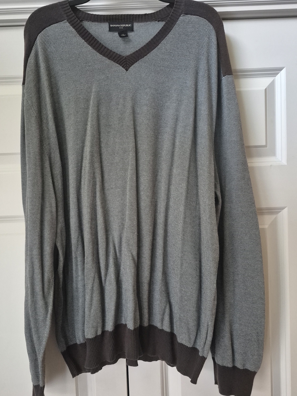 Banana Republic Men's Gray V-Neck Sweater with Brown Trim